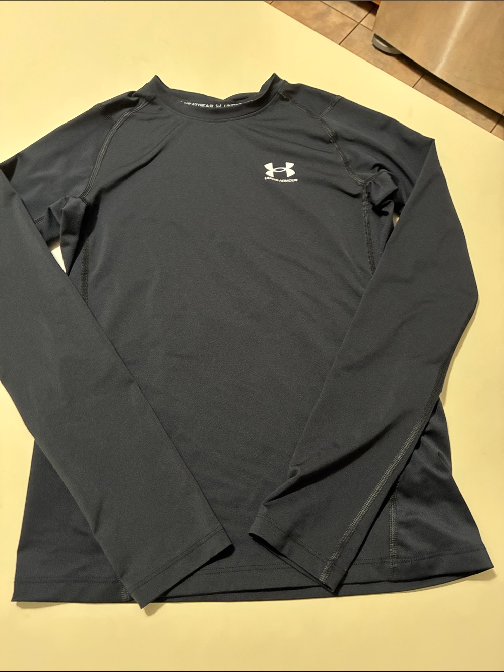 Under Armour Boys Long-Sleeve Performance Tee - Black